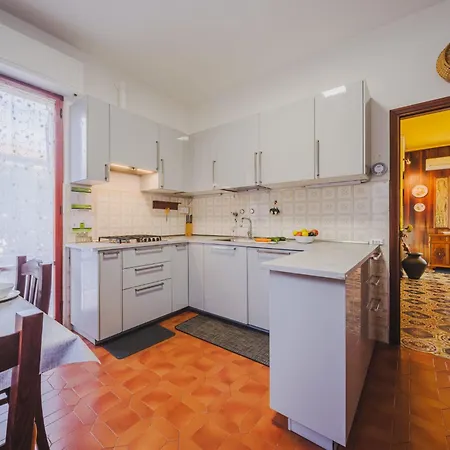 Vakantiehuis Villino Viola By Interhome Marina di Pietrasanta